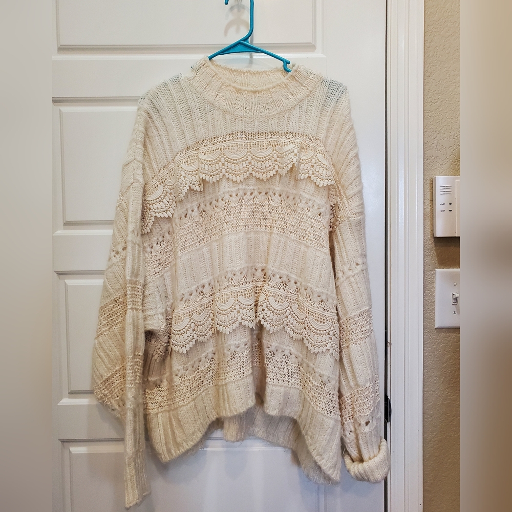 Zara‎ Sweater